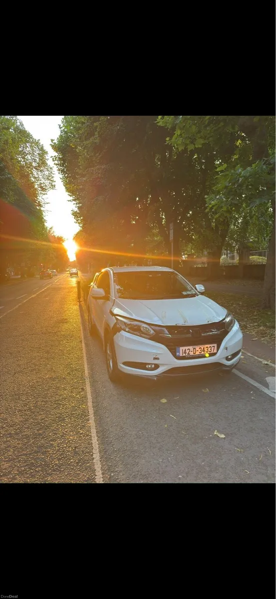 Honda vezel 2014 AWD hybrid - Image 1