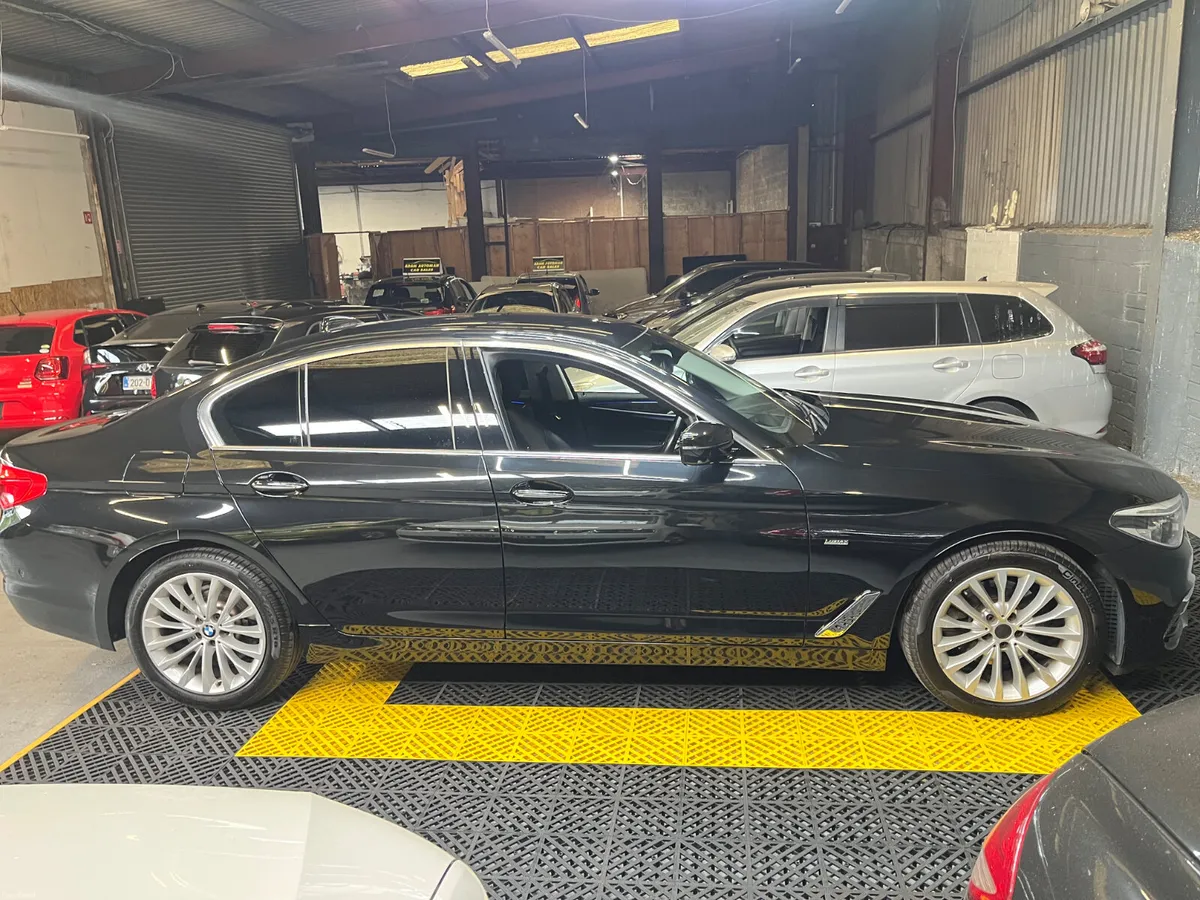 BMW 5-Series 2017 auto luxury - Image 5