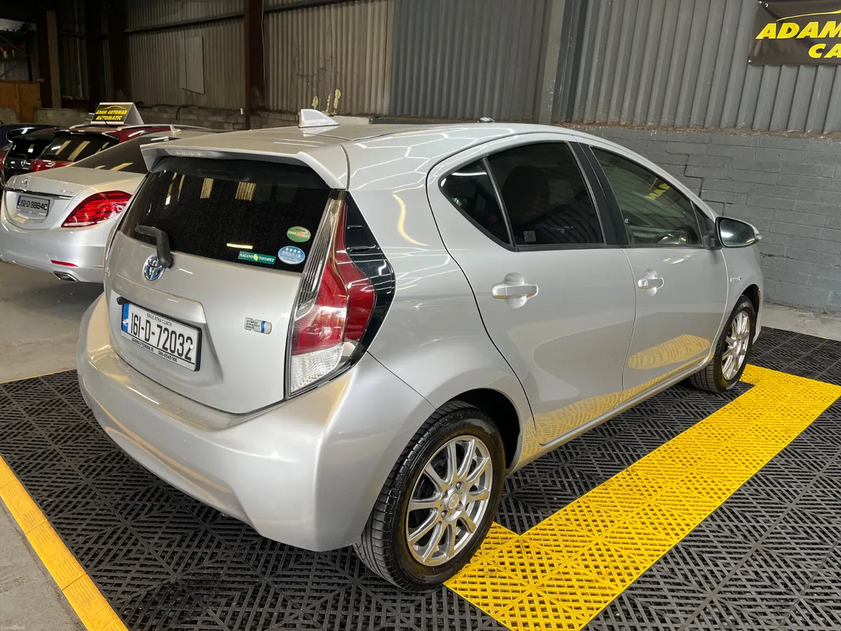Toyota Aqua 2016 auto hybrid - Image 4