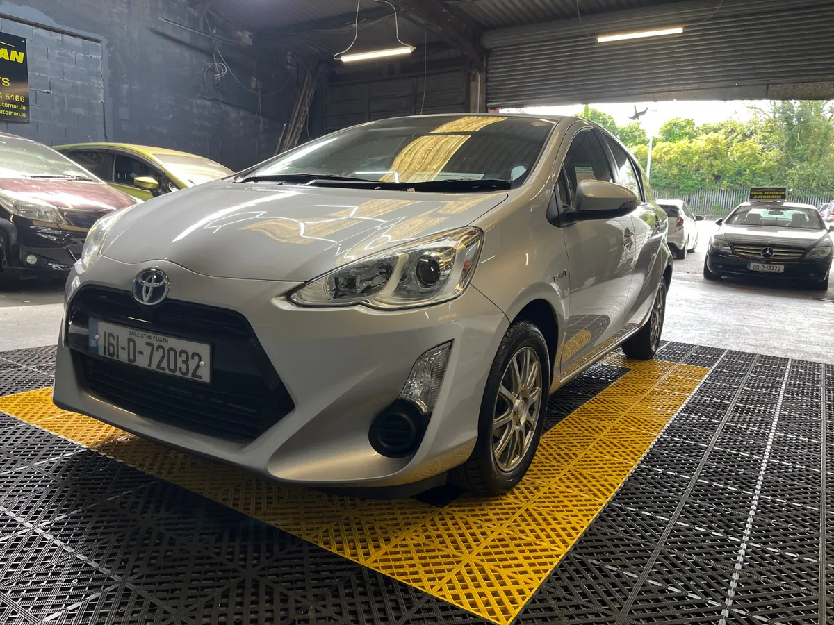 Toyota Aqua 2016 auto hybrid - Image 2