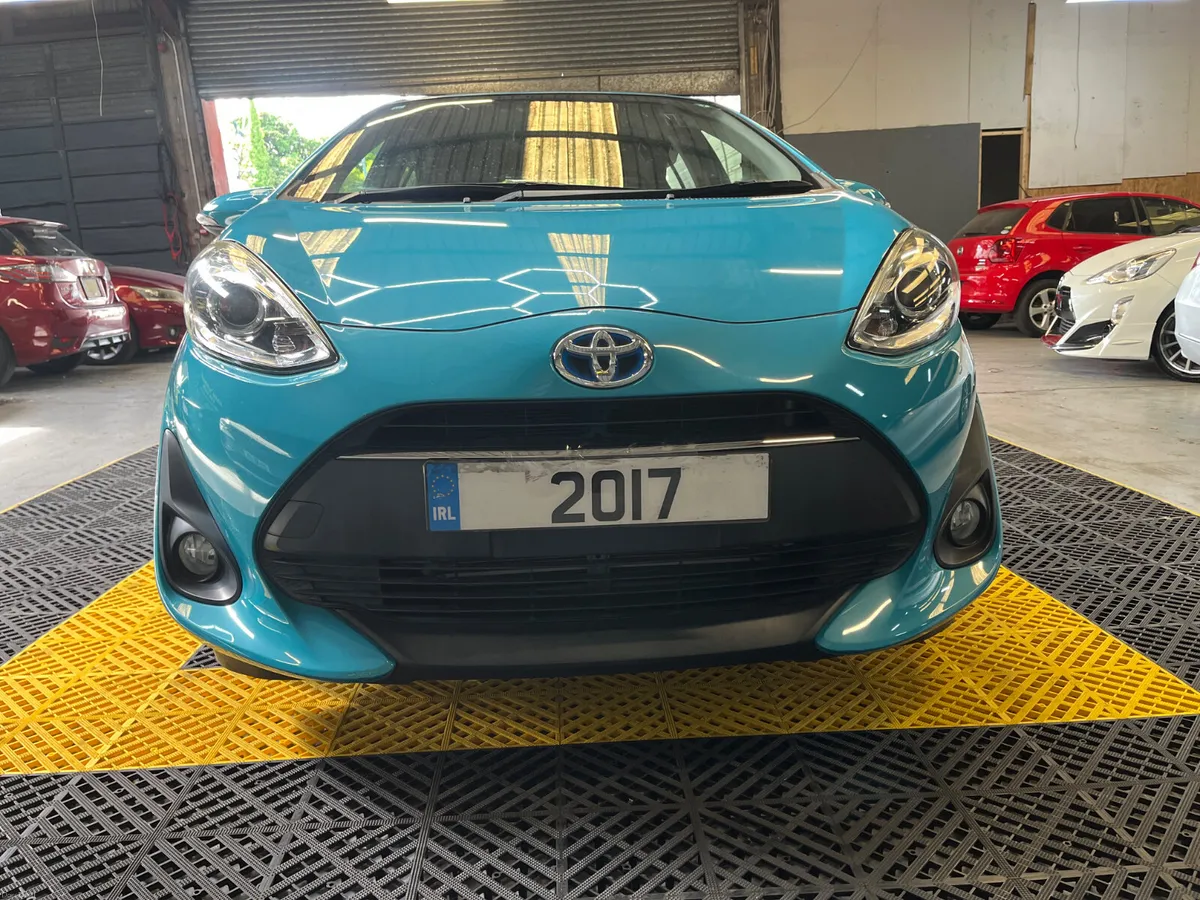 Toyota Aqua 2017 new shape - Image 3