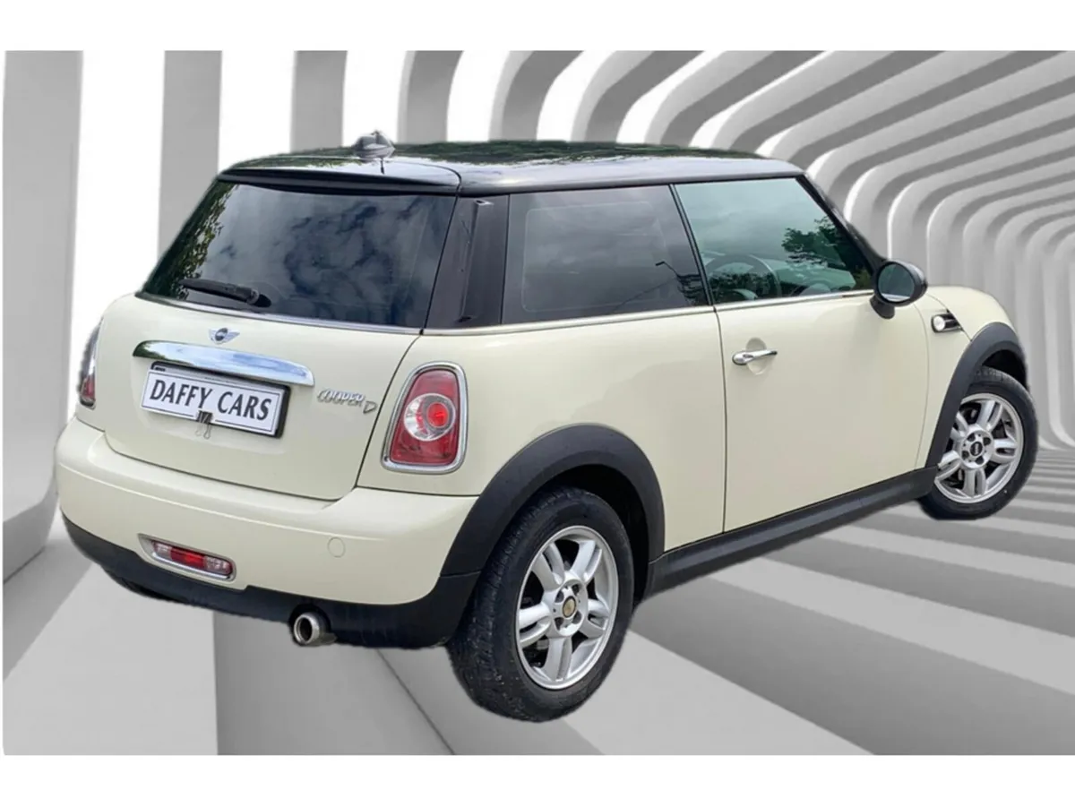 Mini Cooper 1.6 D 3DR 2.0 SD 2DR AUTO COOPER - Image 4