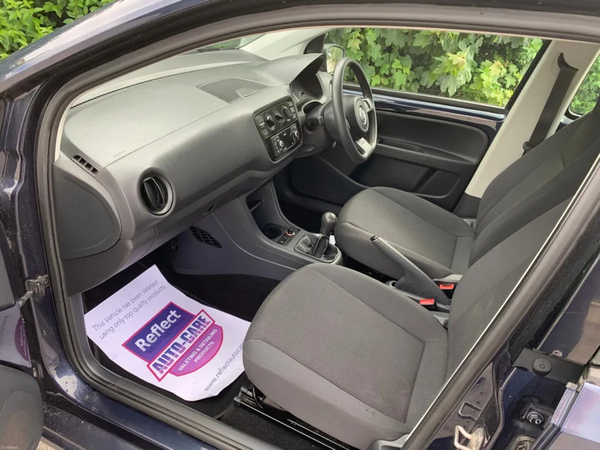 Volkswagen up! TAKE 1.0 MANUAL 5SPEED 5DR 75HP - Image 6