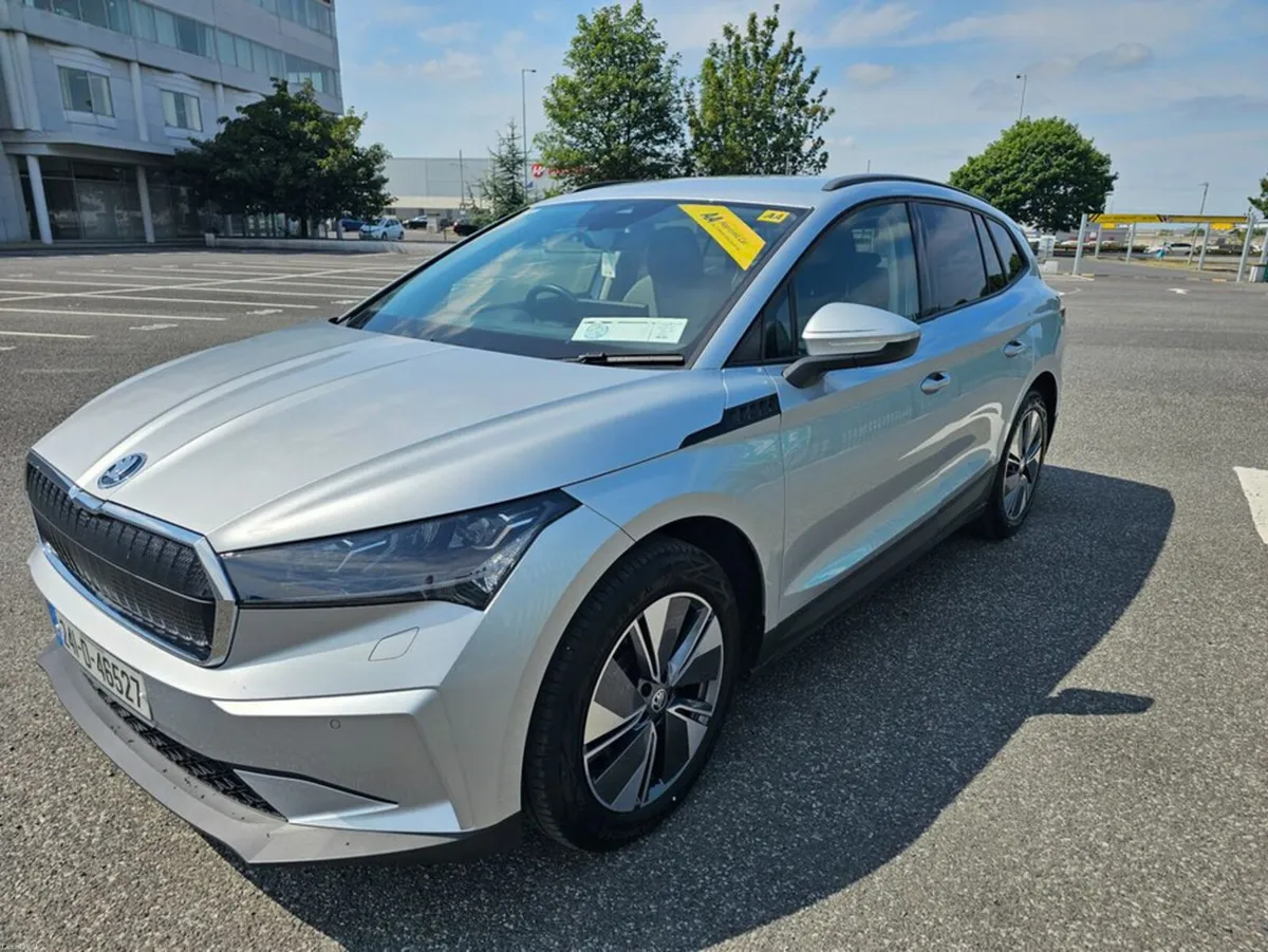 Skoda Enyaq ENYAQ IV 60, TINY MILEAGE, GREAT RANGE - Image 4
