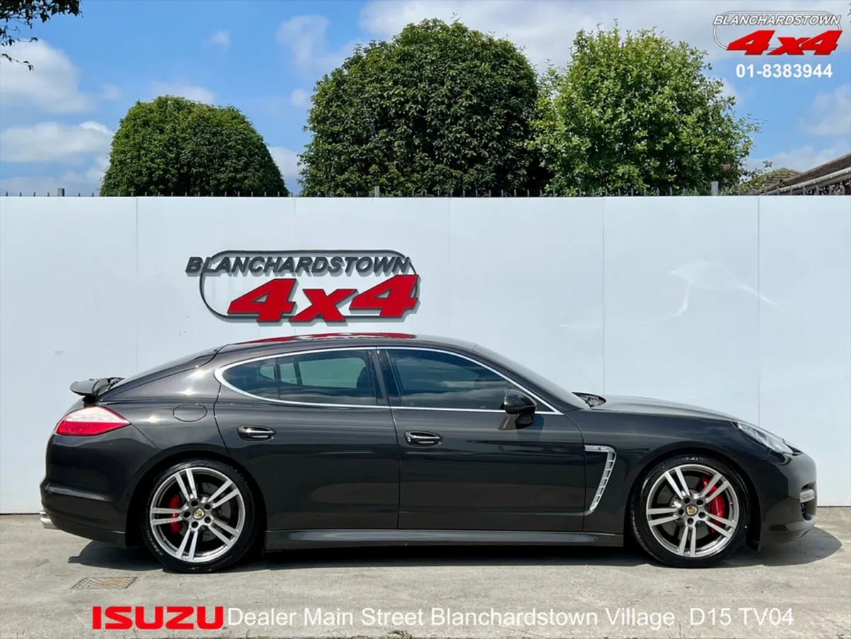 Porsche Panamera TURBO - Image 4