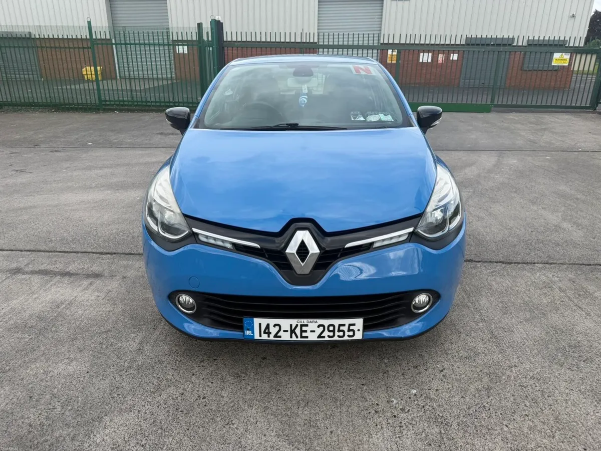 Immaculate Blue Renault Clio - Image 3