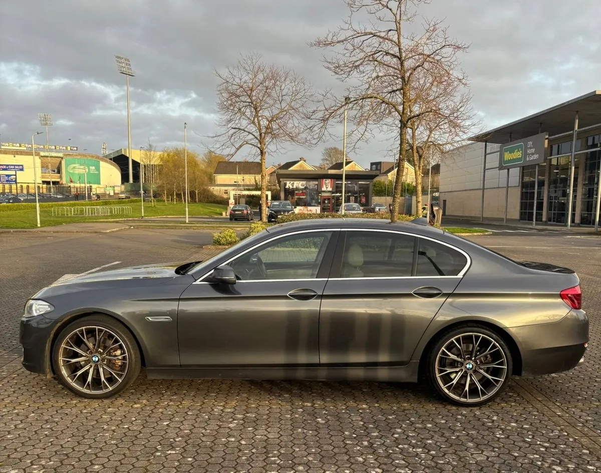 2015 BMW 520D Auto | Digital Dash | Cream Leather - Image 3