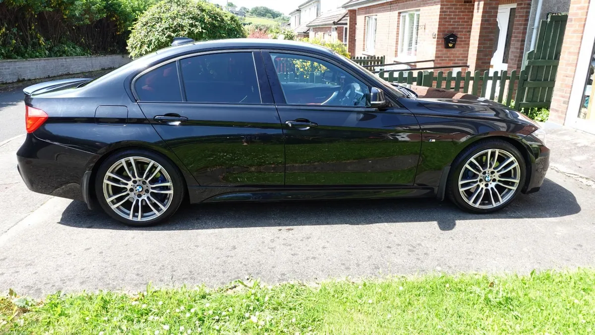 BMW 3-Series 2014 - Image 2
