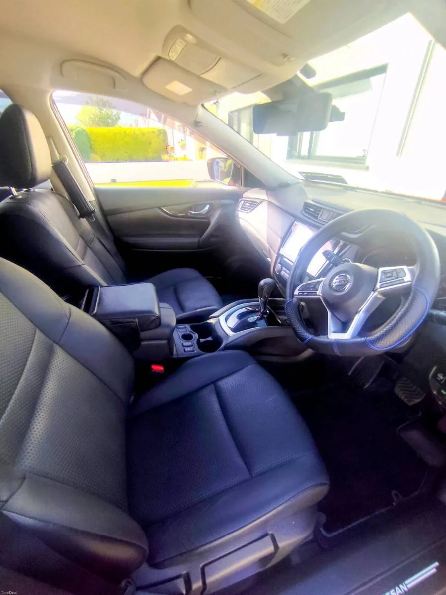 Nissan X trail hybrid electric low kms genuine - Image 5