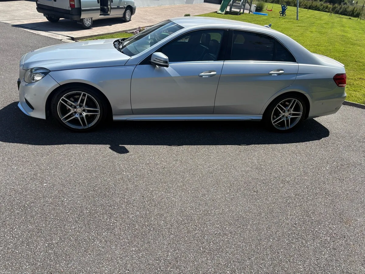 Mercedes E-Class - Image 2