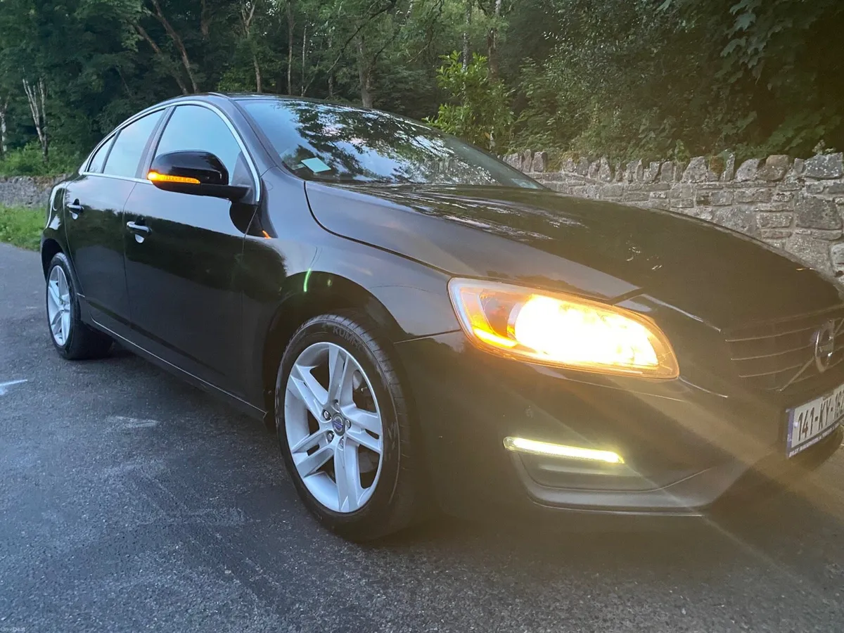 V O L V O—S60 EXECUTIVE AS NEW FULL HISTORY - Image 3
