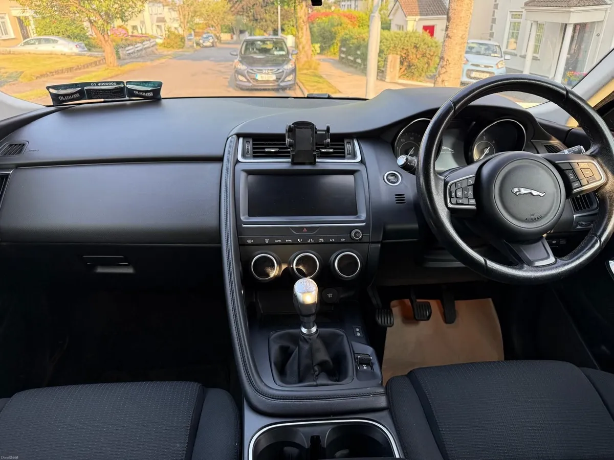 Jaguar E-Pace 2018 - Image 3