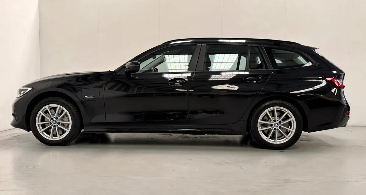 BMW 330E SE Pro Estate - Image 4