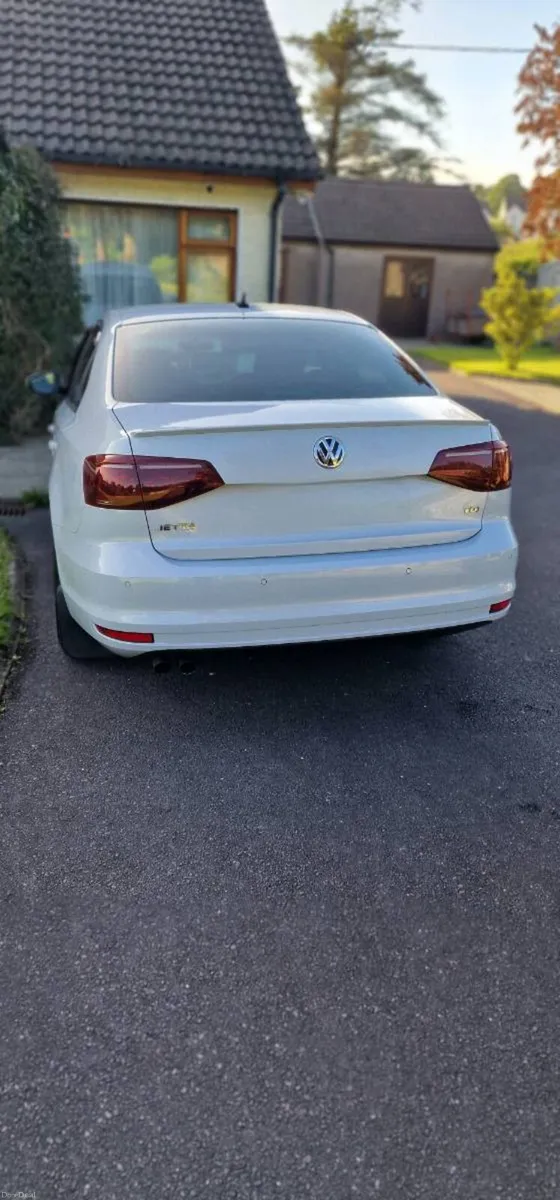 Volkswagen Jetta 2018 - Image 3