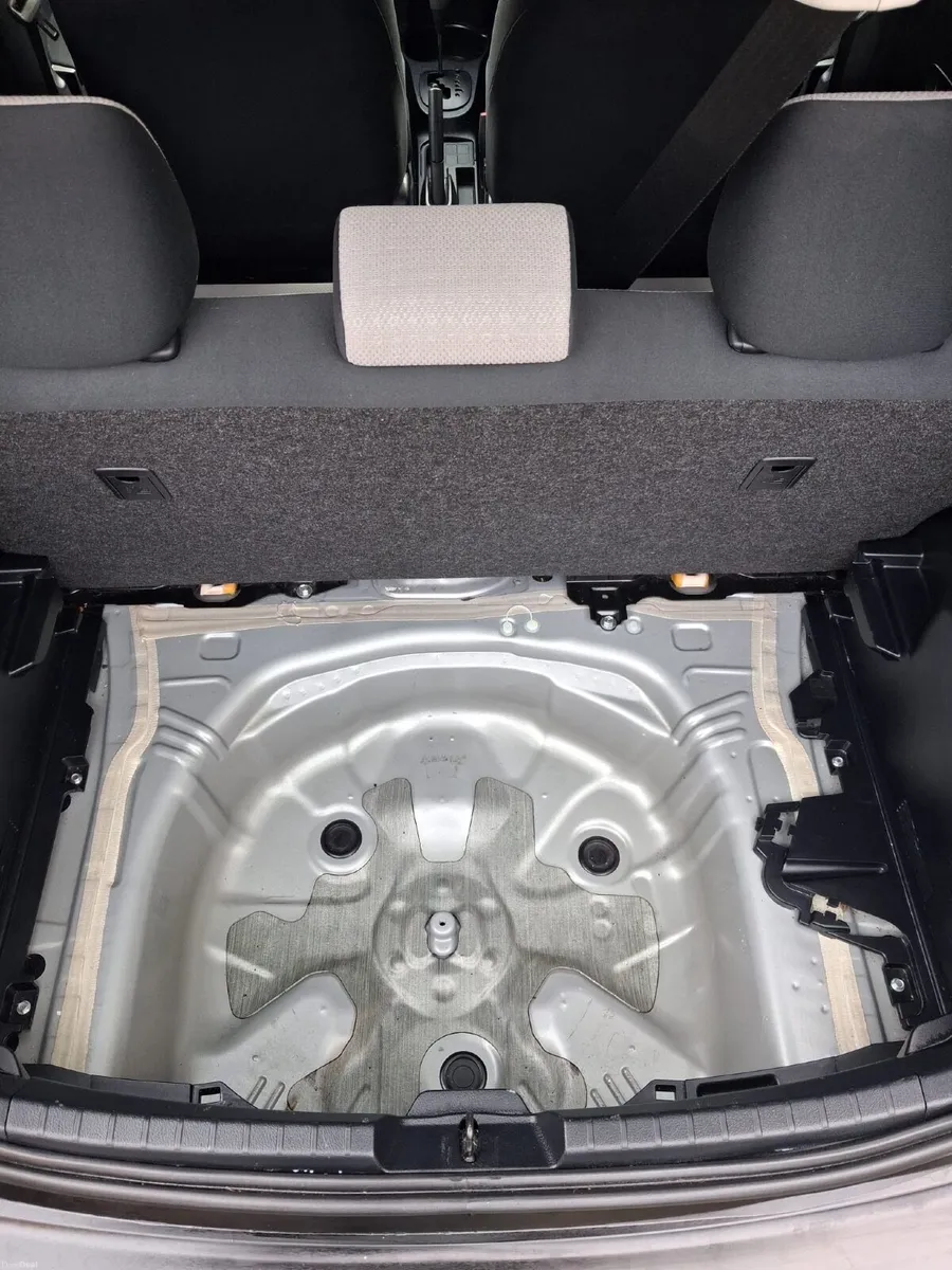 Toyota Vitz Yaris 2012 NCT August 27 - Image 4