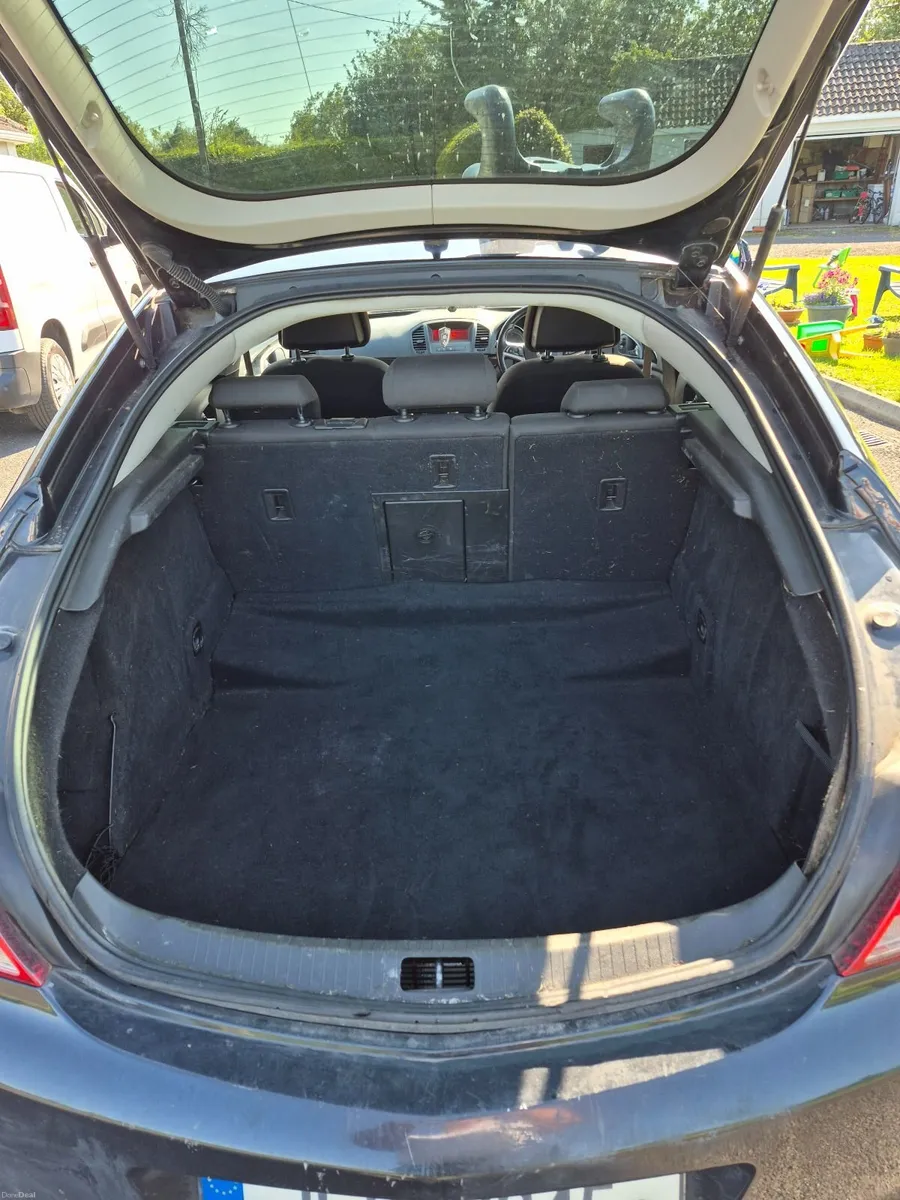 Vauxhall Insignia 2011 - Image 4