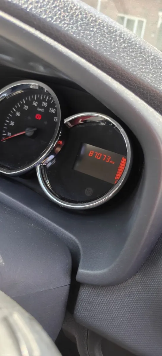 Spotless Dacia Sandero 2015 1.2 petrol - Image 3