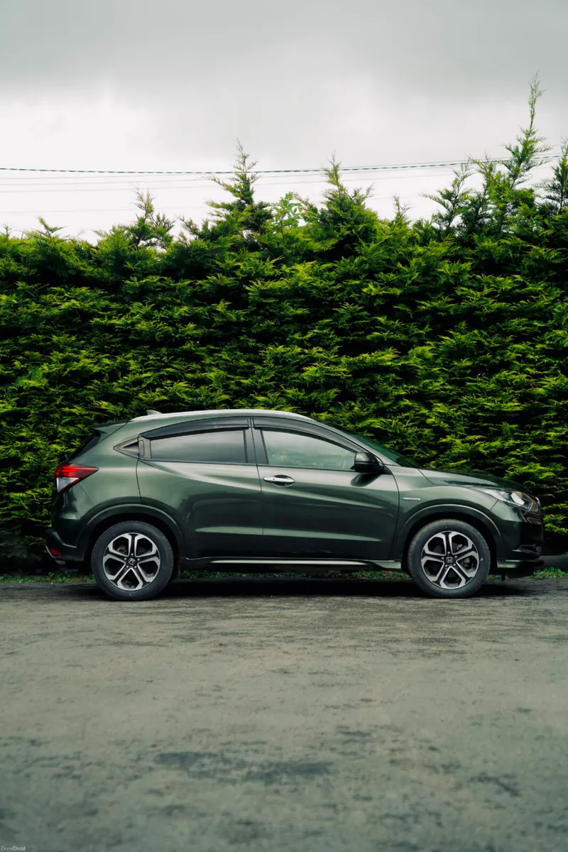 Honda Vezel 2016 with Android screen - Image 4