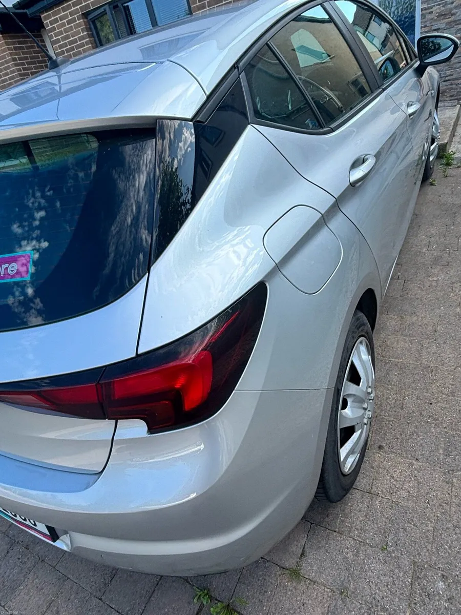 192 Opel Astra 1.4 Petrol 150ps - Image 4