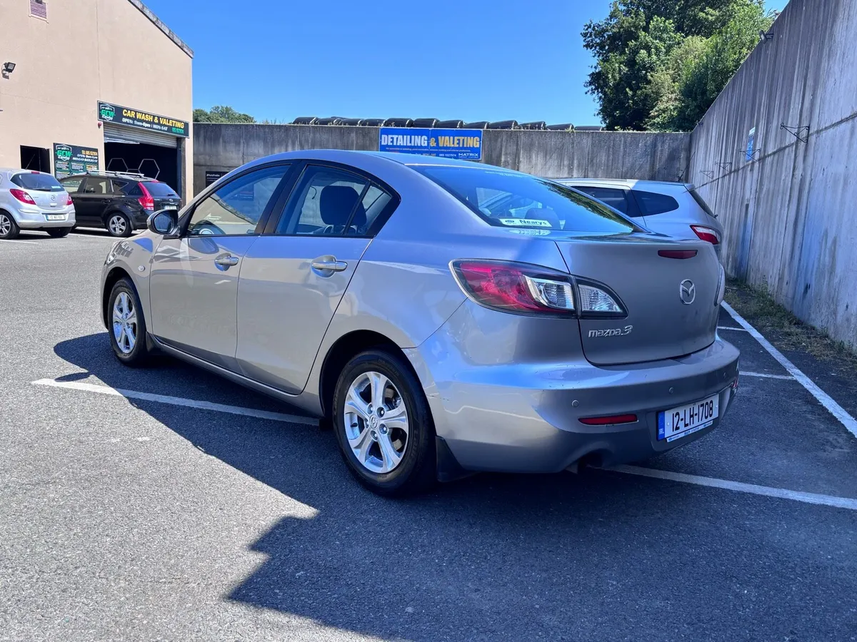Mazda 3 - Image 2