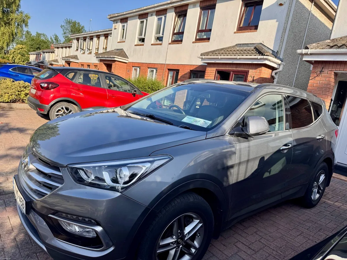 Hyundai Santa Fe EXECUTIVE 7 seater - Image 3