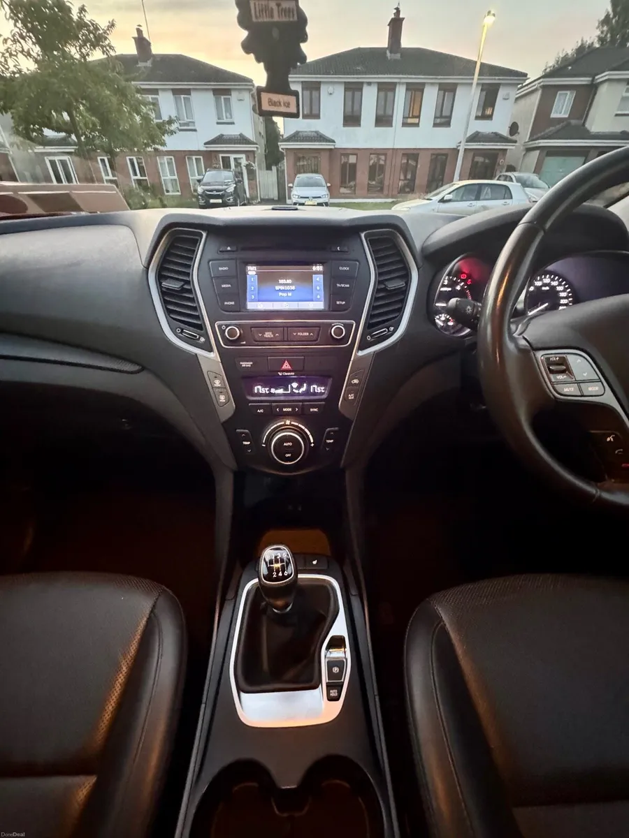 Hyundai Santa Fe EXECUTIVE 7 seater - Image 5