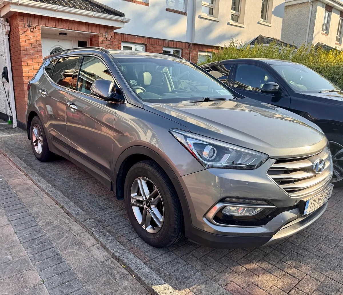 Hyundai Santa Fe EXECUTIVE 7 seater - Image 2