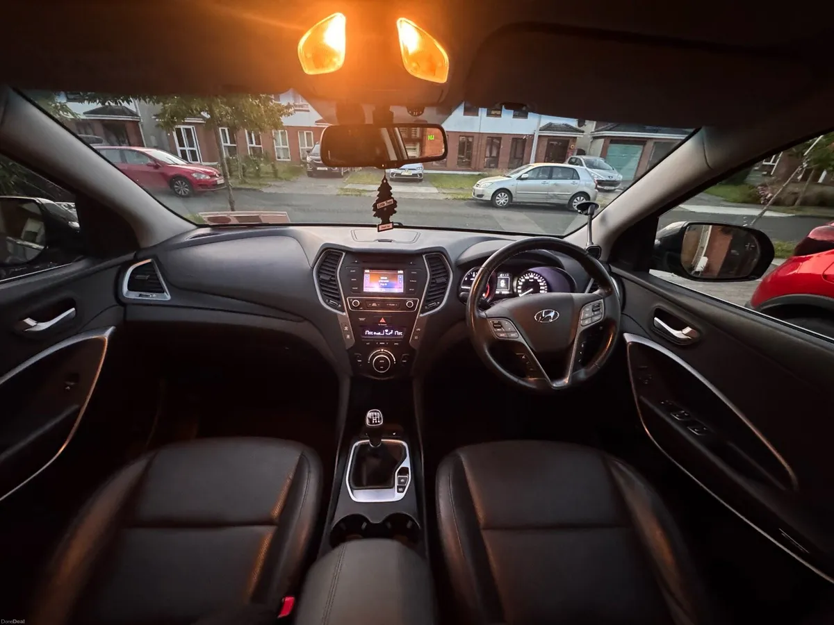 Hyundai Santa Fe EXECUTIVE 7 seater - Image 6
