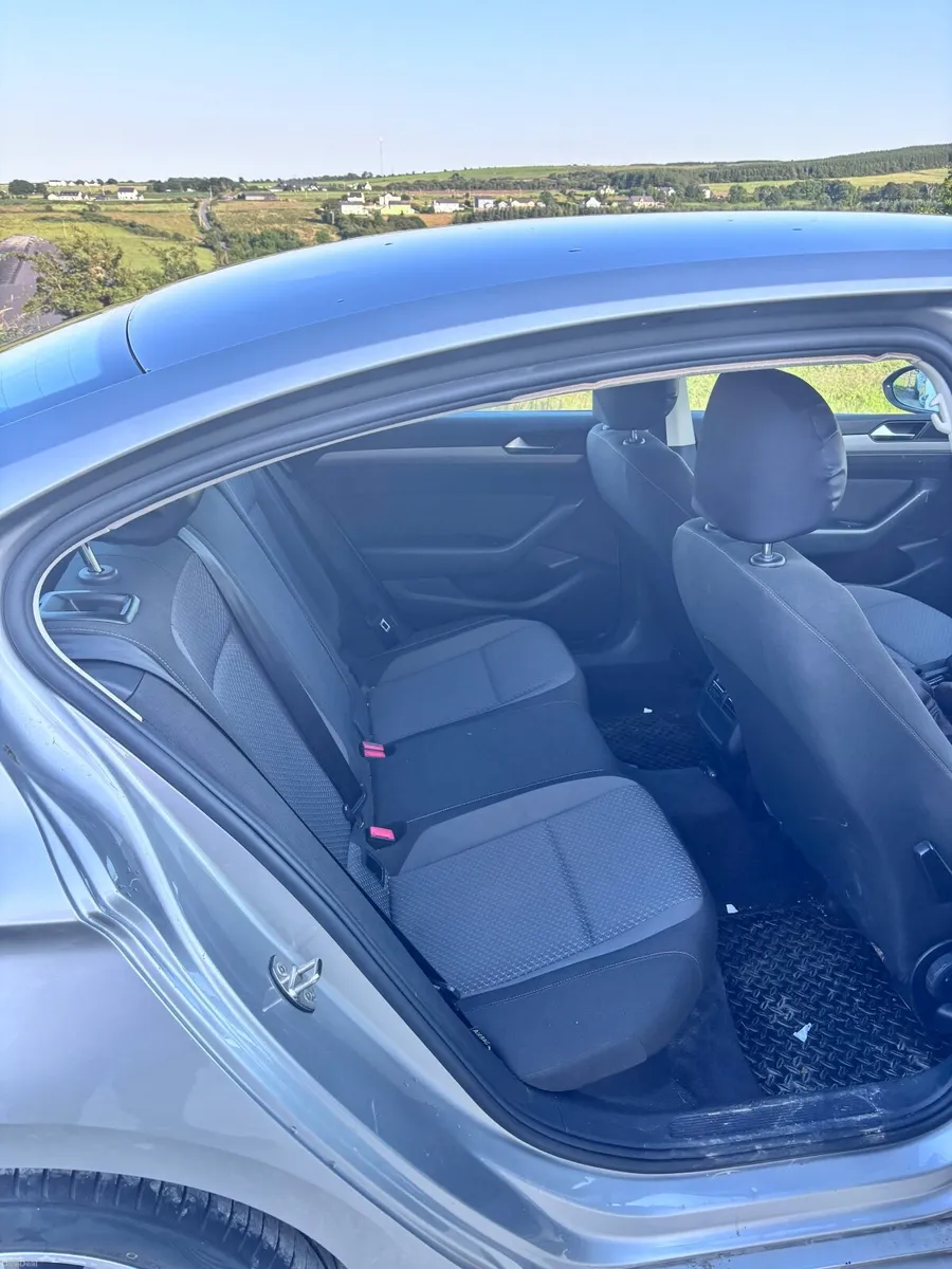 Volkswagen Passat 2016 - Image 3