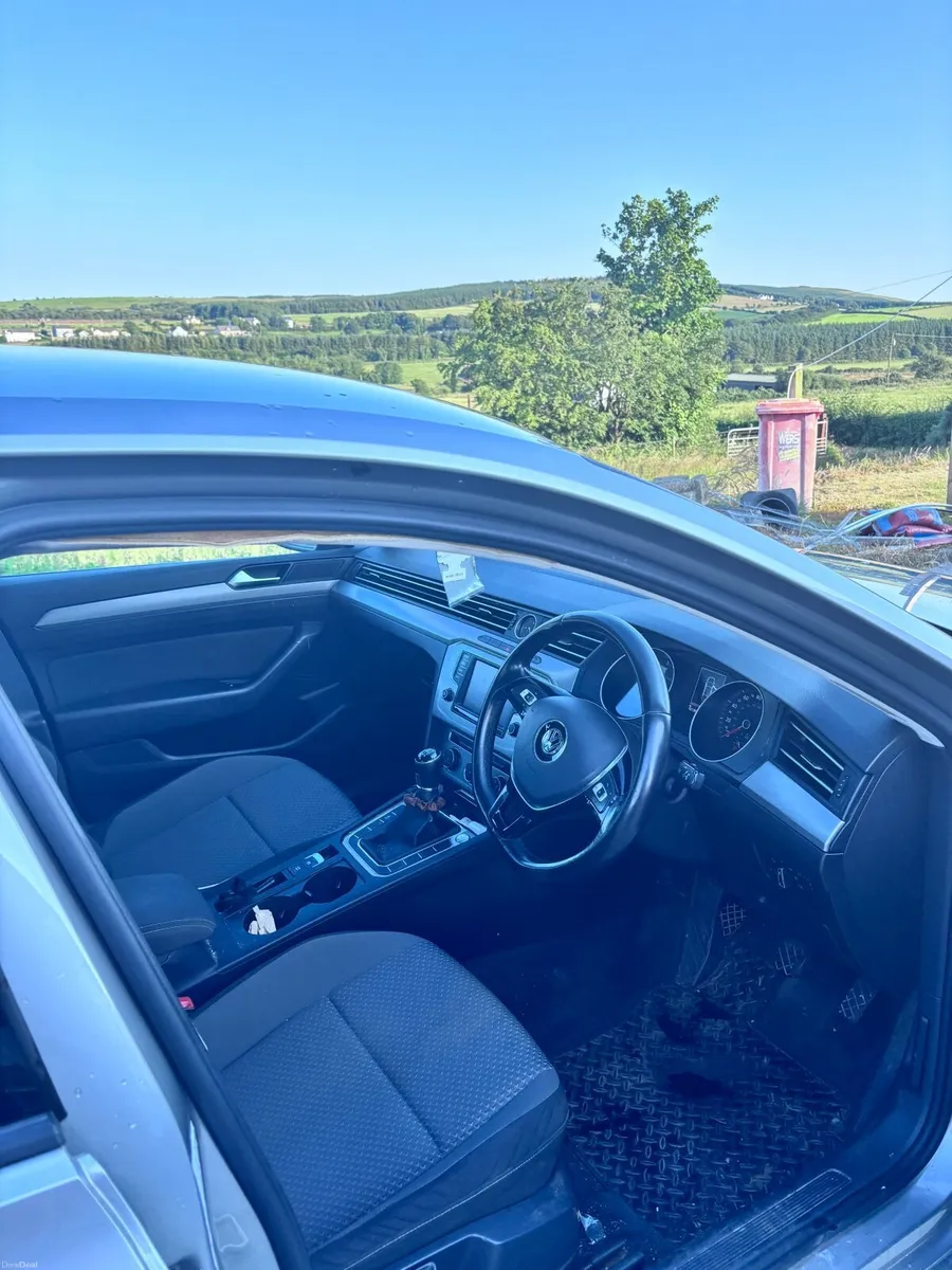 Volkswagen Passat 2016 - Image 4