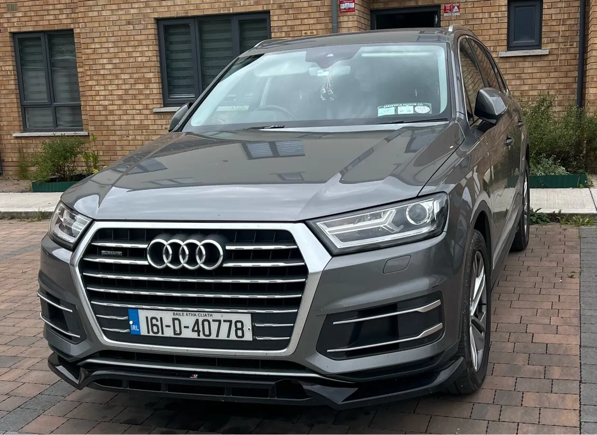 Audi Q7 - Image 1