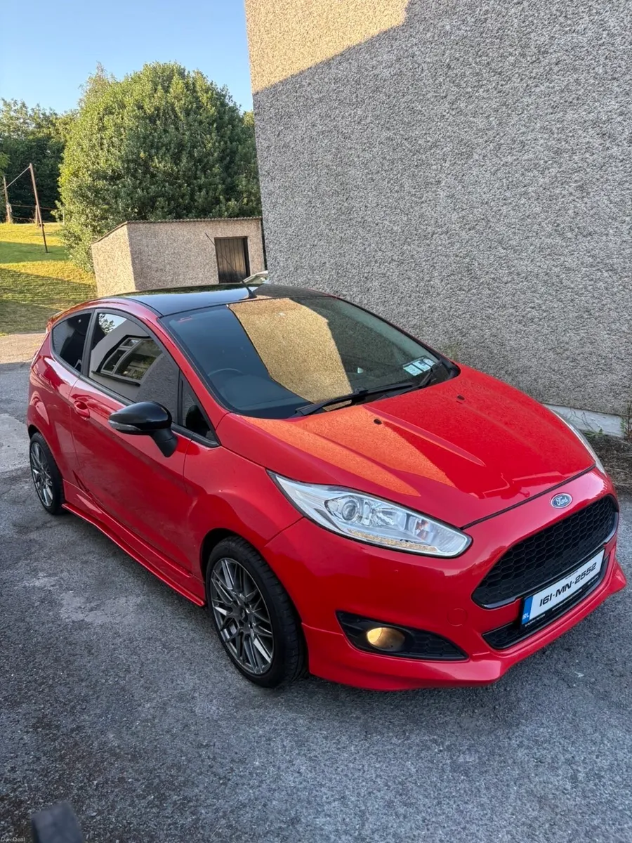 FORD FIESTA 2016 RED EDN 140 - Image 2