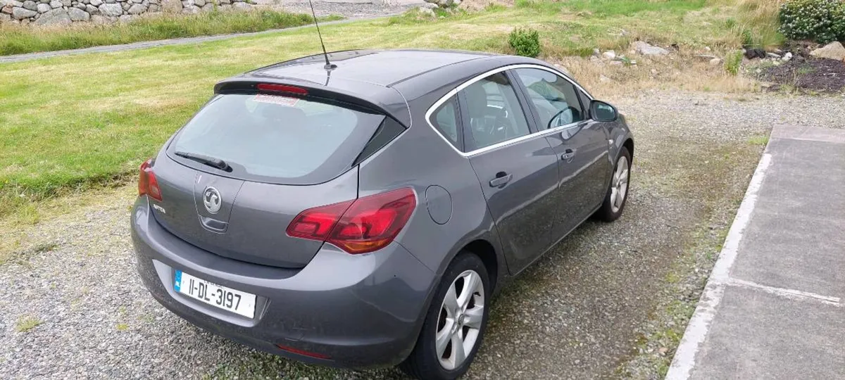 2011 Vauxhall Astra - Image 2