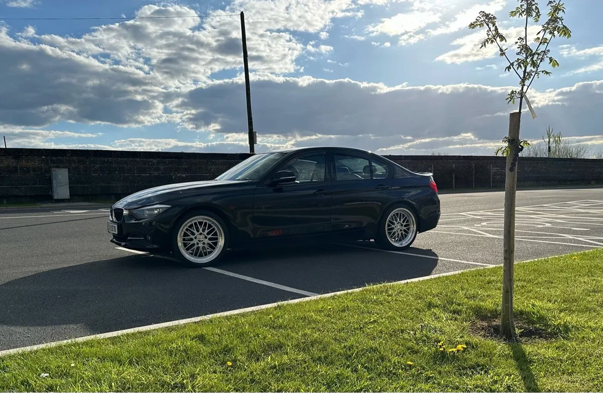BMW 318D 2013 SE (Brand new NCT) - Image 3