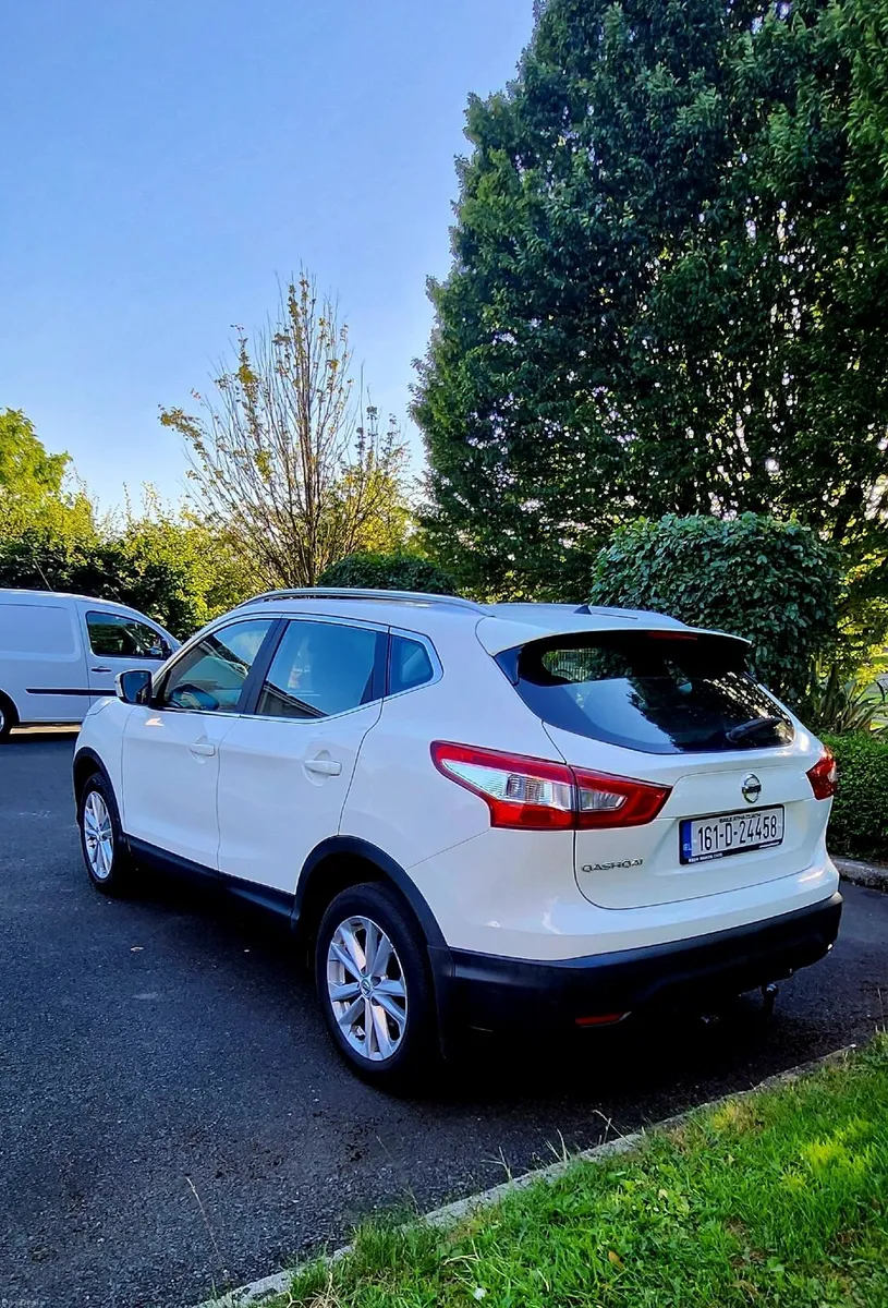 Nissan Qashqai very low km's - Image 3