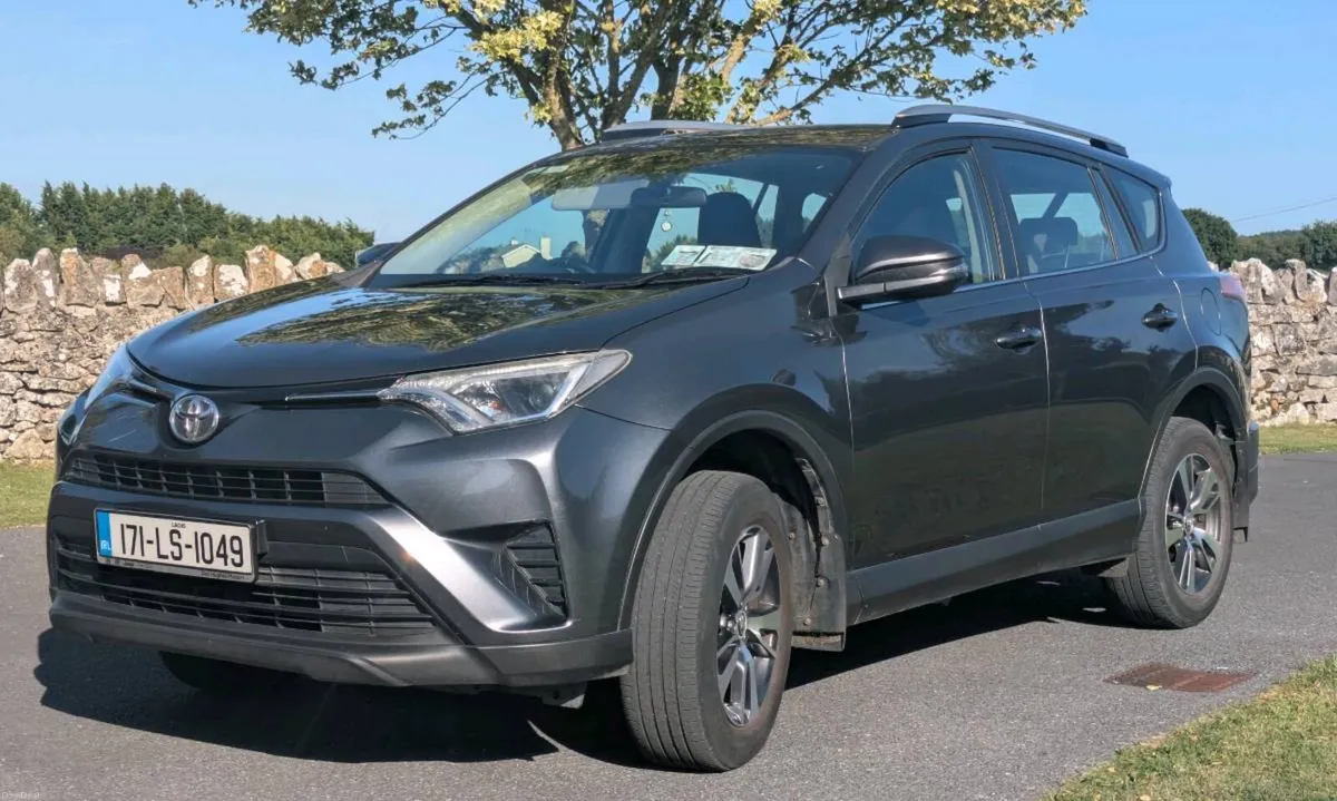 2017 Toyota RAV4 2.0 D-4D Luna Main Dealer History - Image 1