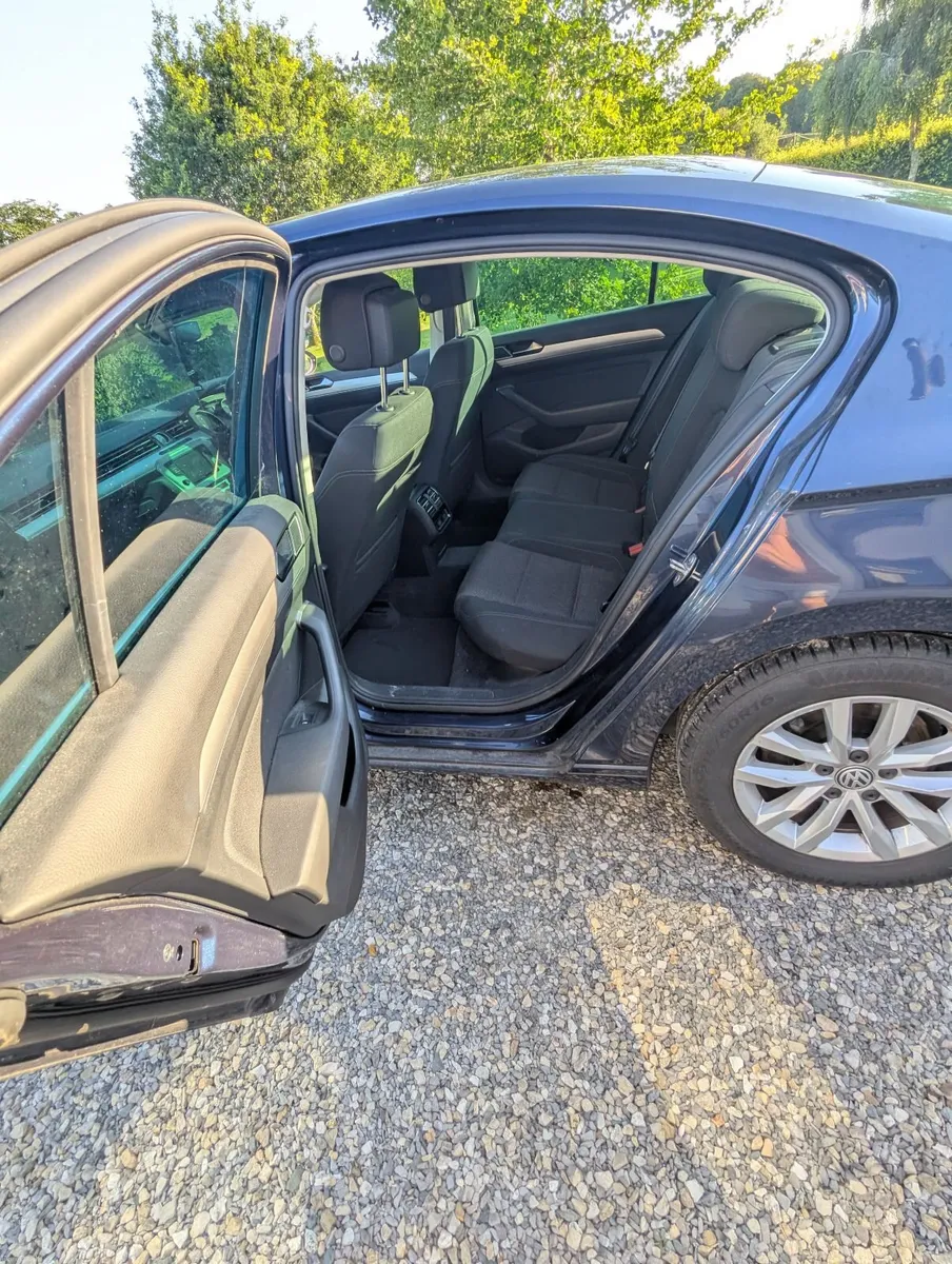 Volkswagen Passat 2016 - Image 6