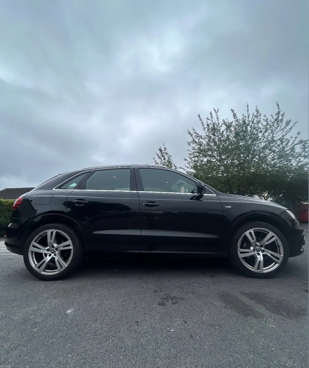 Audi Q3 2013 - Image 2