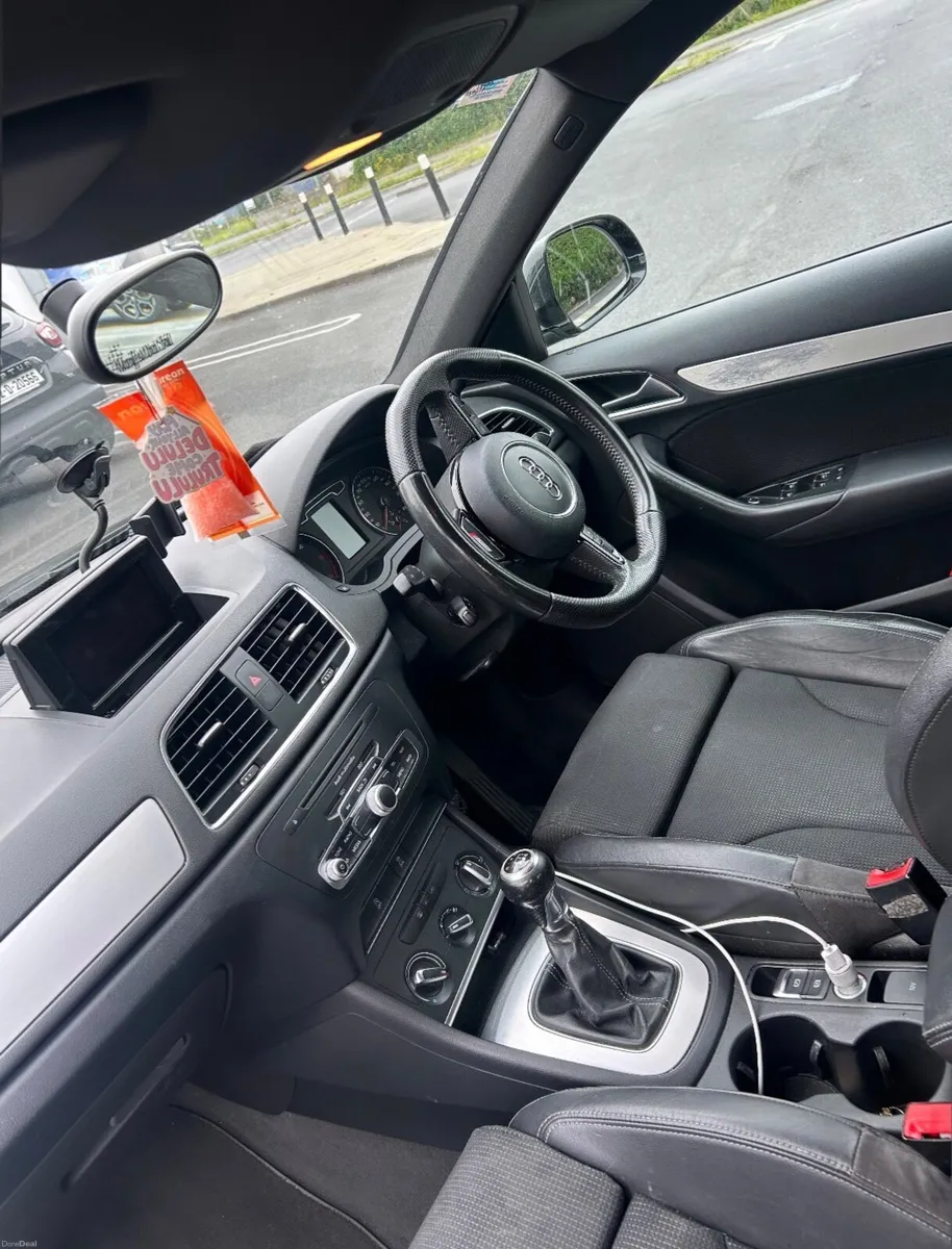 Audi Q3 2013 - Image 4