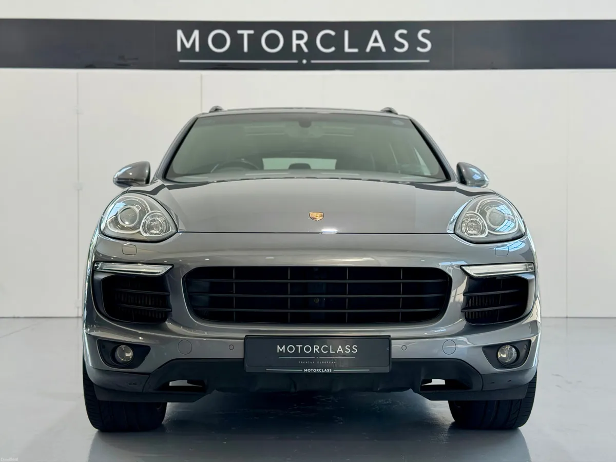 2017 Porsche Cayenne 3.0D Platinum Edition Sunroof - Image 2