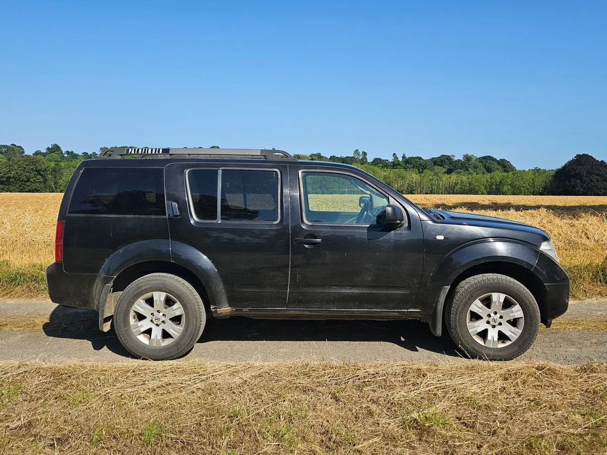 Nissan Pathfinder 7-Seater - Image 3