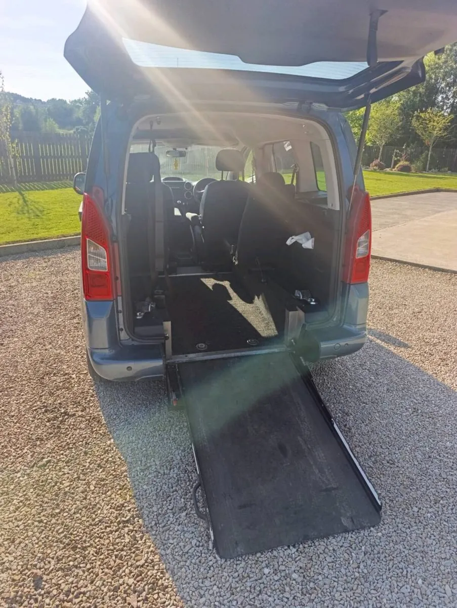 Peugeot partner tepee wheelchair 4 seats - Image 5