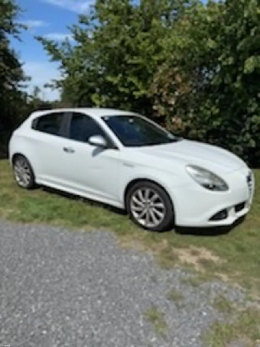 Alfa Romeo Giulietta 2011 - Image 2