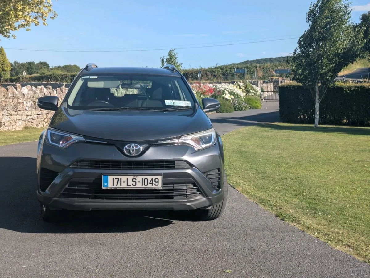 2017 Toyota RAV4 2.0 D-4D Luna Main Dealer History - Image 2