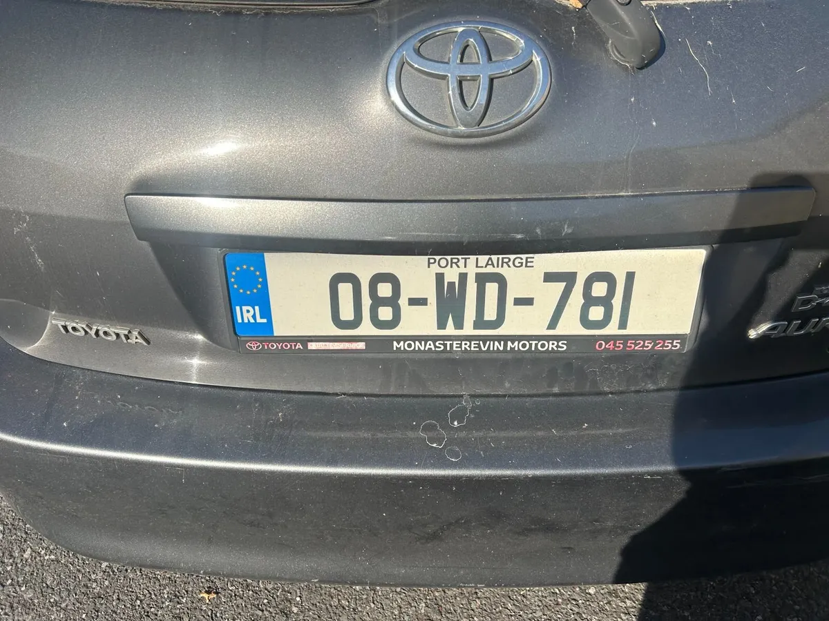 Toyota Auris 2008 - Image 2