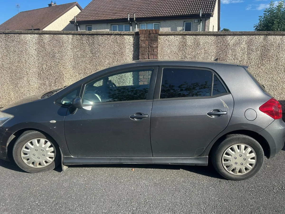 Toyota Auris 2008 - Image 1