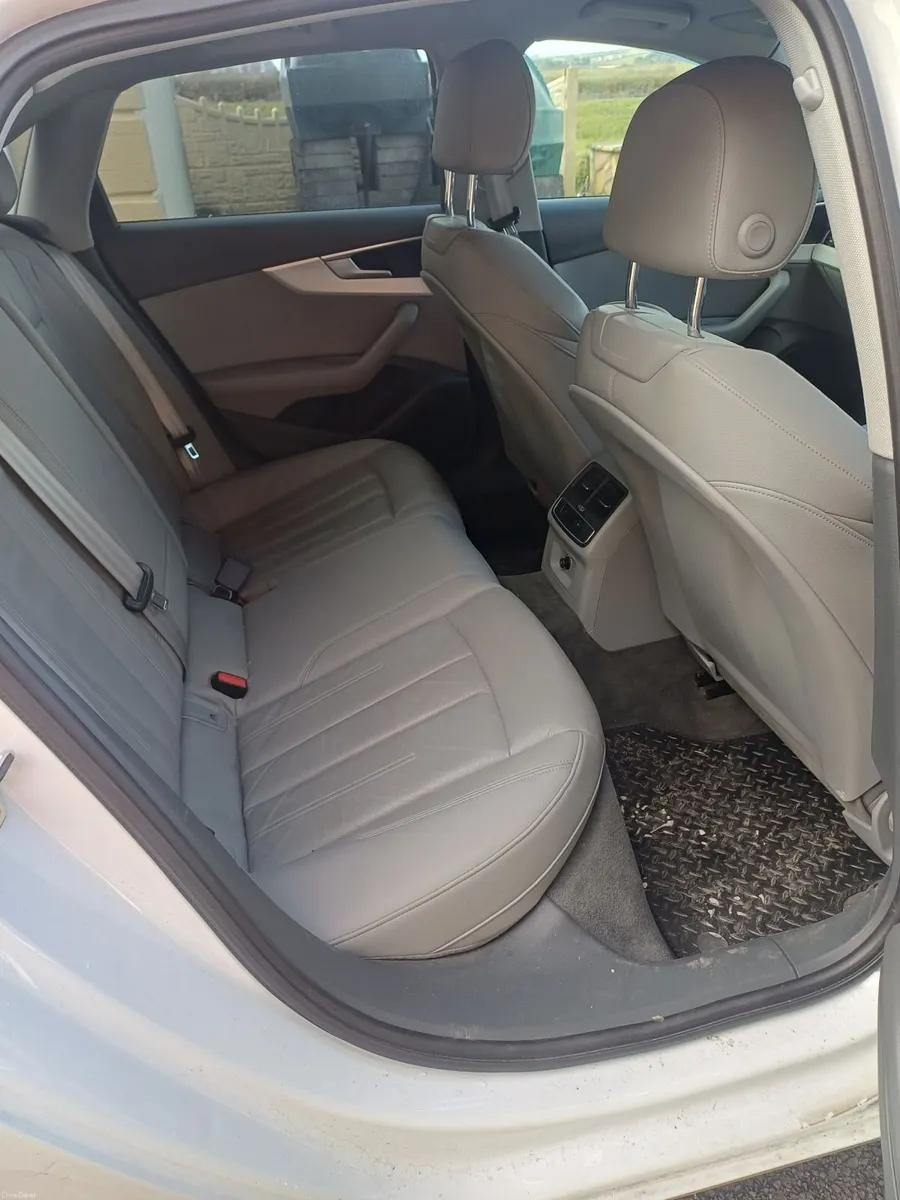 Audi A4 2017 - Image 2