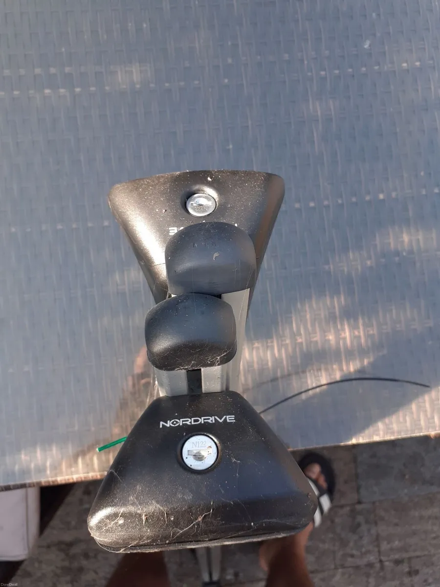 Car roof rack - Image 2