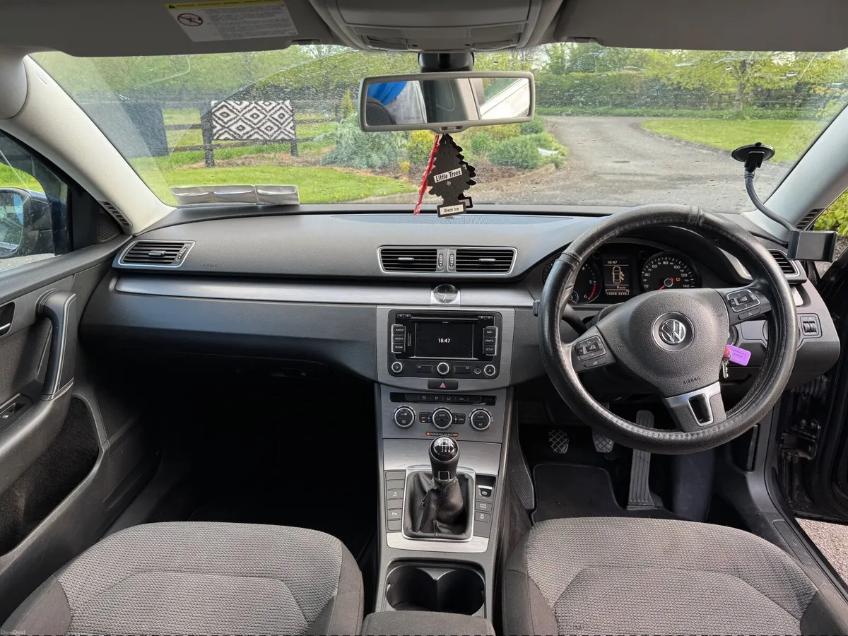 Volkswagen Passat 2013 - Image 5
