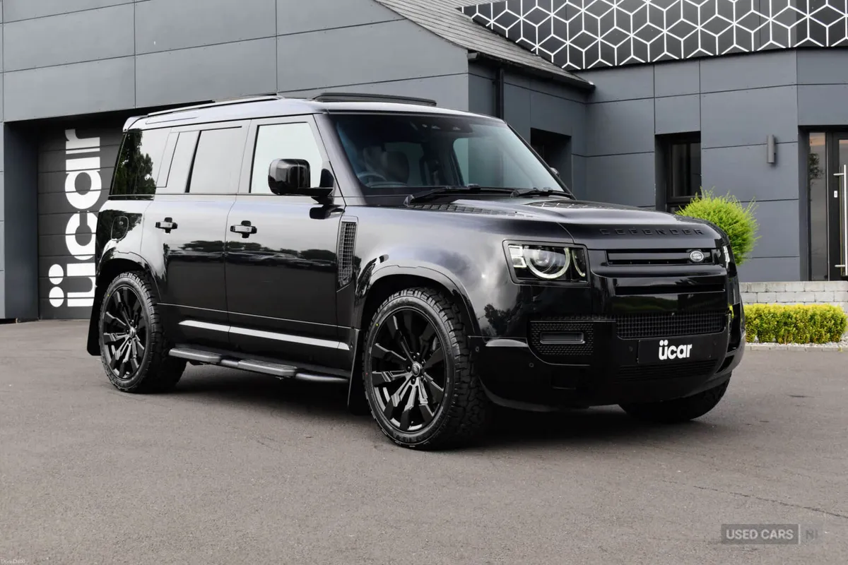 Land Rover Defender 3.0 Defender X-Dynamic SE D MH - Image 1